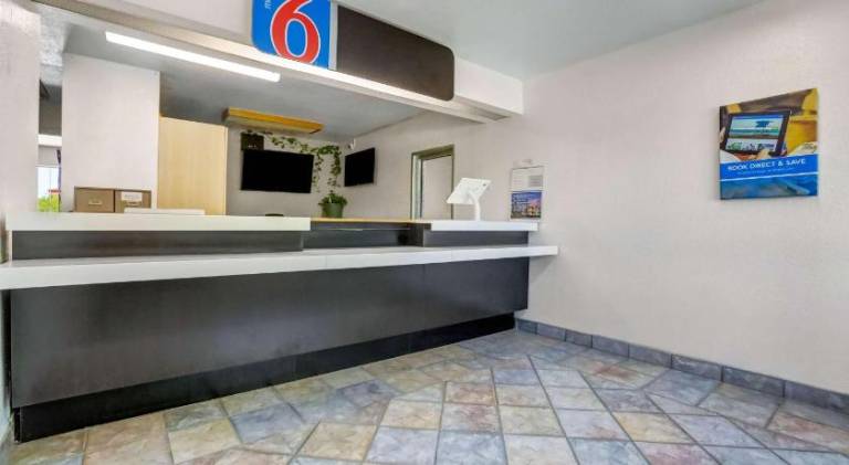 Motel 6 Red Bluff, CA — photo 3