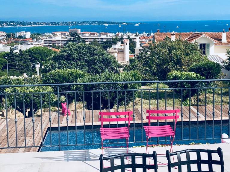 Fully equipped big vacation home with yard, barbecue & private pool | Pets allowed — photo 2