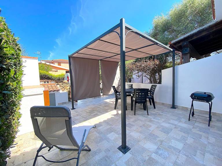 San Teodoro Monti 22 – 20 minutes’ walk to the beach, private terrace & air conditioning — photo 2