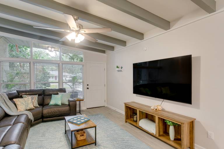 Bright Jekyll Island Home w/ Deck < 1 Mi to Beach — photo 5