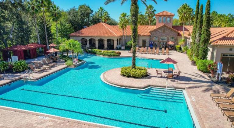 Apartment with pool & jacuzzi | Pets are welcome — photo 3