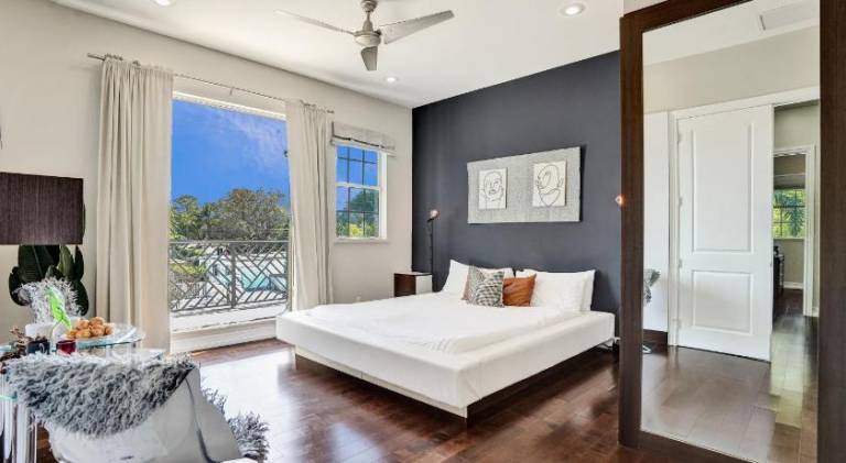 Tarpon River House - Heat Optional Pool - 4 bedrooms - 3 bathrooms - 1 miles to downtown FTL — photo 2