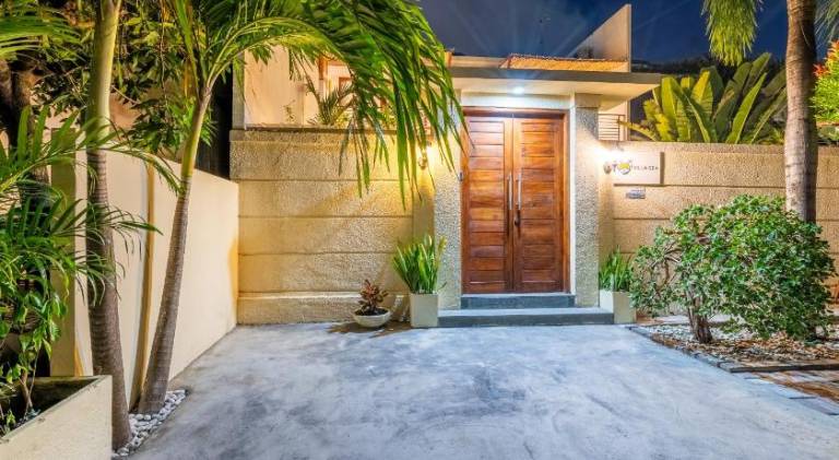 Villa with jacuzzi & pool — photo 5