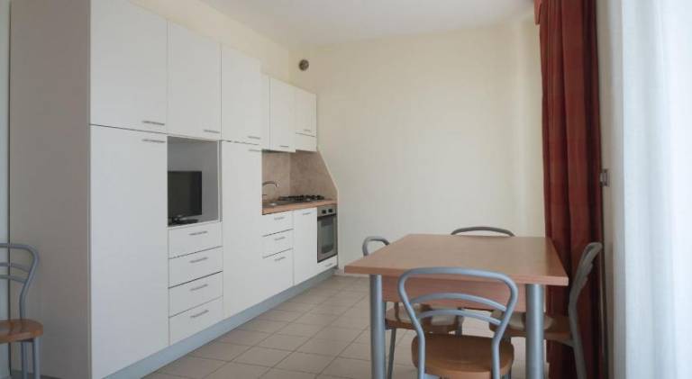 Holiday apartment with pool — photo 5