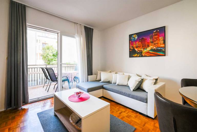 Apartment with 1 room for 4 persons — photo 4