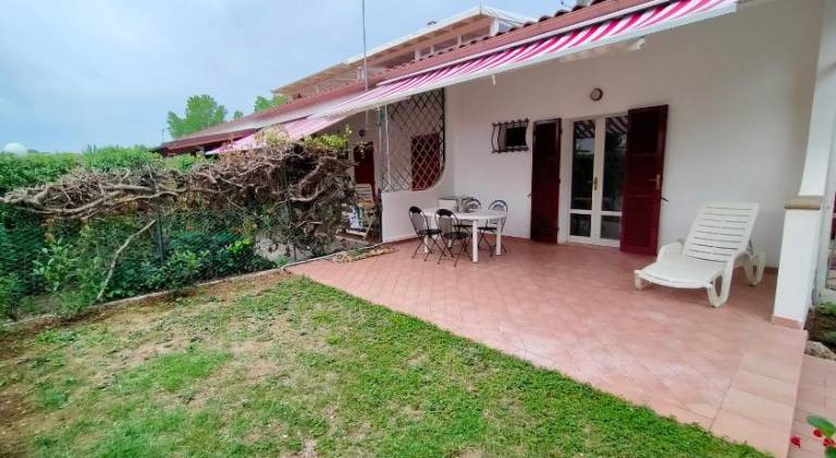 Rental apartment with 2 rooms for 5 persons in Numana