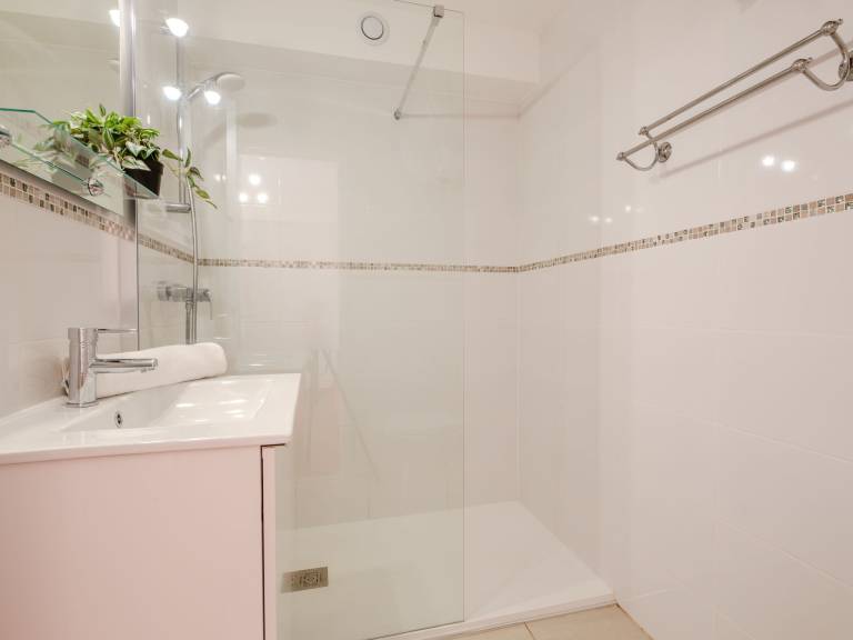 Rental apartment with patio, pool & garden | Close to the beach | Pets allowed — photo 5