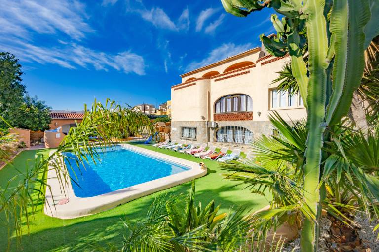 Fully equipped villa with terrace, garden & private pool | Pets are welcome — photo 5