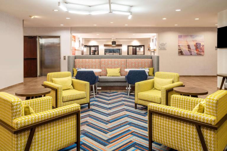 Hampton Inn Irvine East - Lake Forest — photo 4