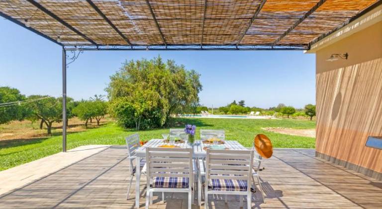 Villa with pool in Melissa