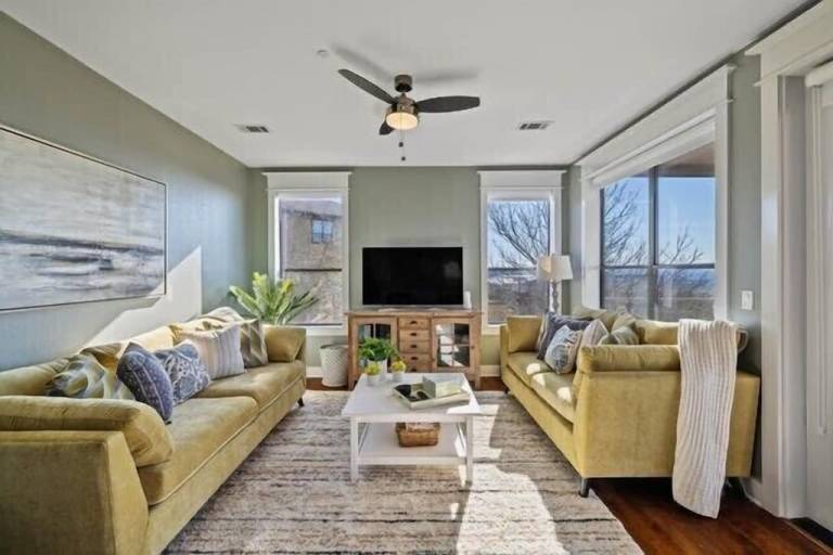 Villa Hollows At Northshore