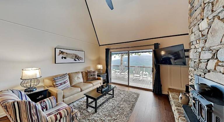 Big vacation home with pool & hot tub | Dogs allowed — photo 2