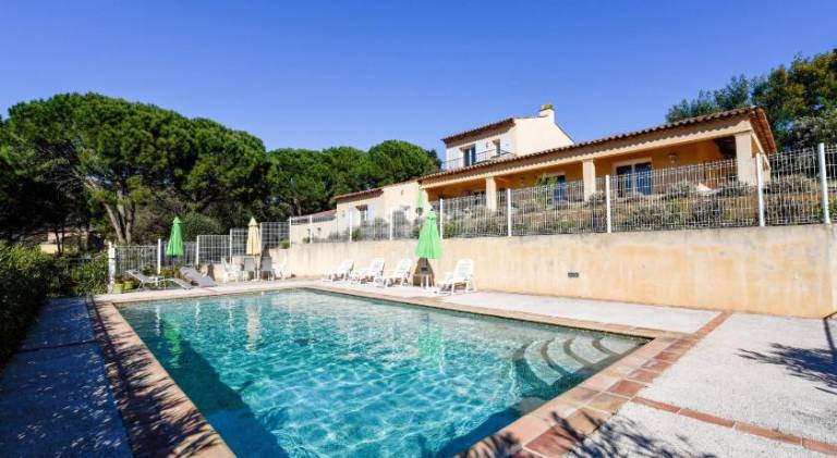 Villa with yard, barbeque & private pool in Cavalaire-sur-Mer