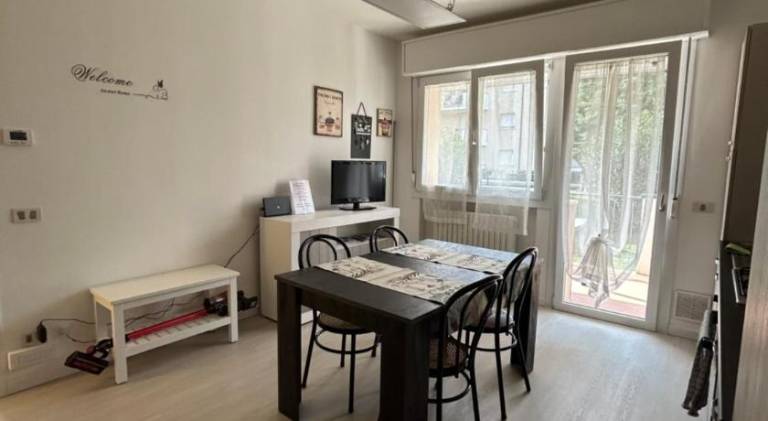 Holiday apartment with pool in Pozzolengo