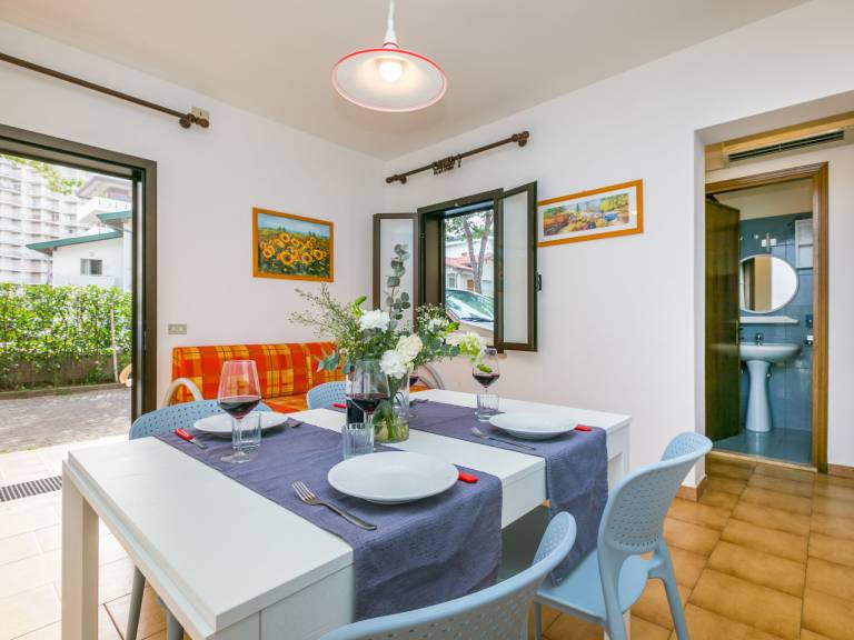 Holiday apartment with terrace — photo 3