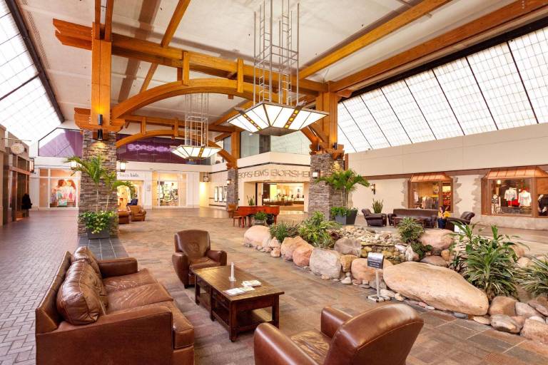 Hampton Inn Omaha/West Dodge Road (Old Mill) — photo 3