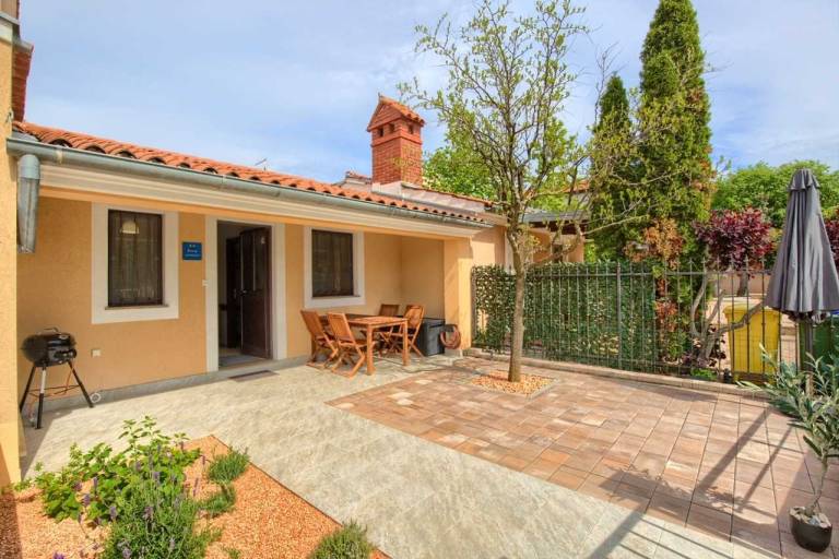 Holiday apartment with grill & patio | Pets allowed in Pula