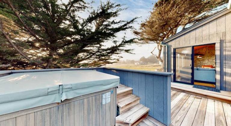 House with jacuzzi & pool — photo 4