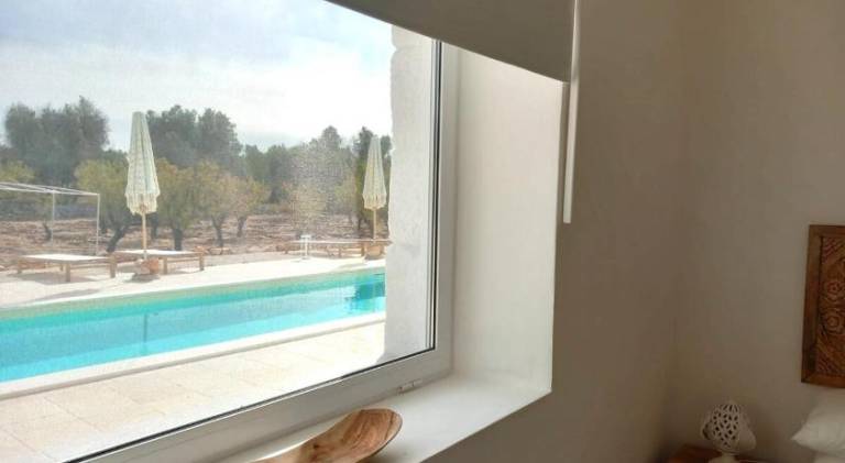 Vacation home with barbeque, private pool & garden — photo 4