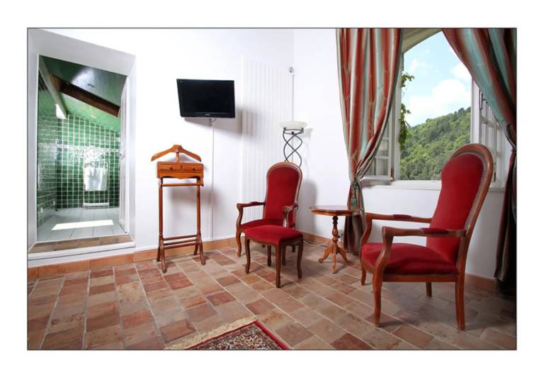 Children-friendly nice studio with yard, fast internet & heated pool | Mountain view | Pets allowed — photo 3