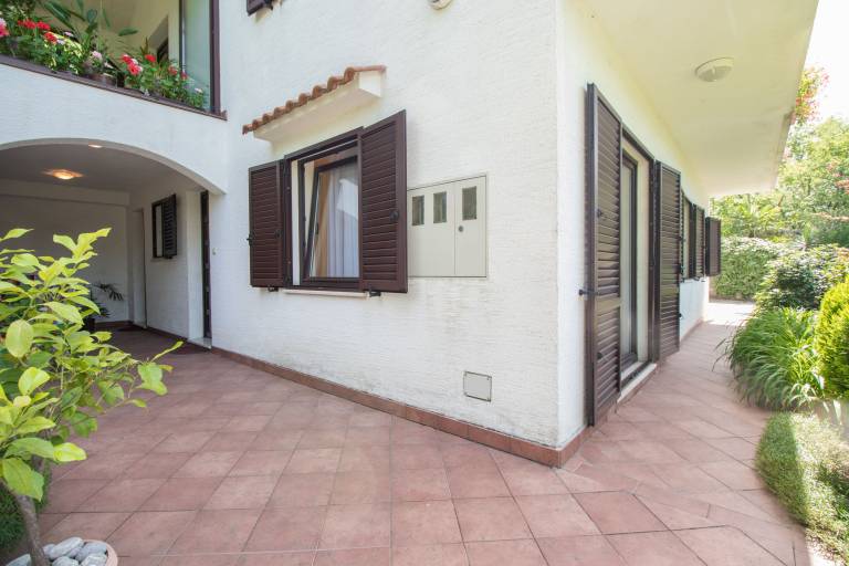 Holiday apartment with yard & terrace | Garden view in Opatija