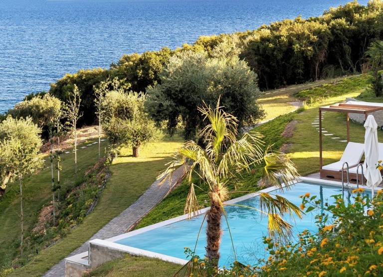 Βίλα  Paralia Karavostasi