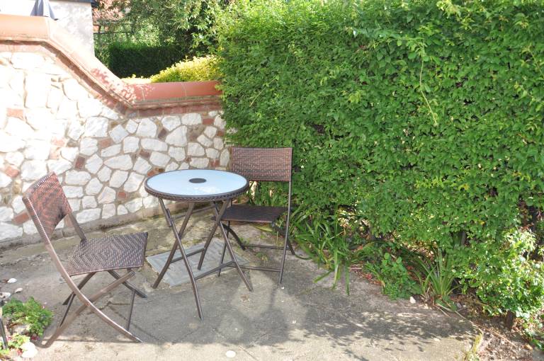 Cottage with garden — photo 4