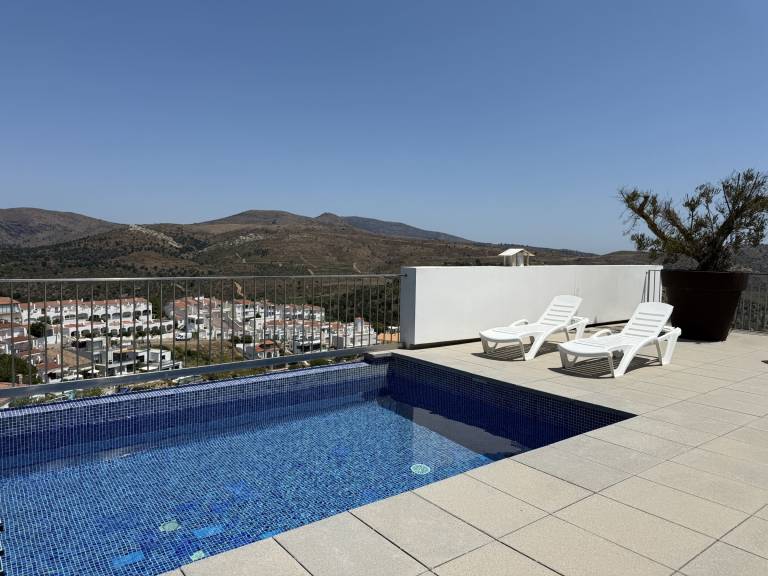 Fully equipped nice vacation home with private pool | Beach nearby | Pet-friendly — photo 2
