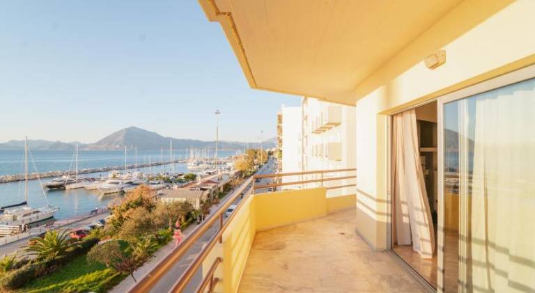 Rental apartment with 2 rooms for 6 persons in Patras