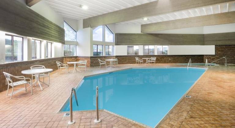 Super 8 By Wyndham Wisconsin Dells — photo 2