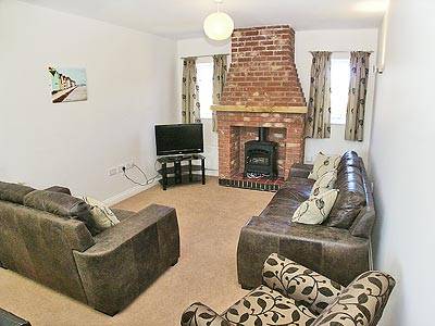 Children-friendly nice cottage with jacuzzi & yard | Pets are welcome — photo 3