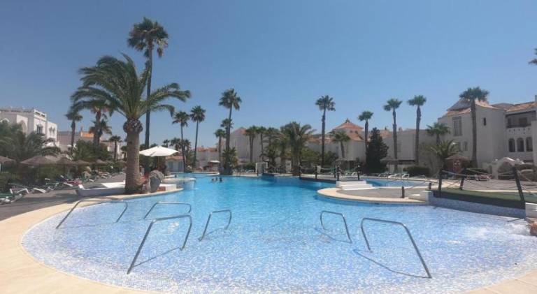 Apartment with private pool & terrace | Next to the beach | Pets allowed — photo 3
