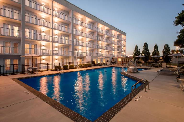 Spark by Hilton Chattanooga Downtown — photo 2