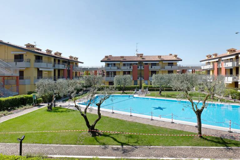 Fully equipped beautiful holiday apartment with pool & garden | Suitable for remote work | Pets allowed — photo 2