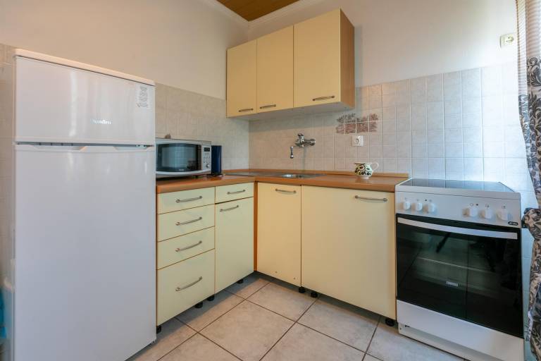 Apartment with barbeque | Sea view — photo 2