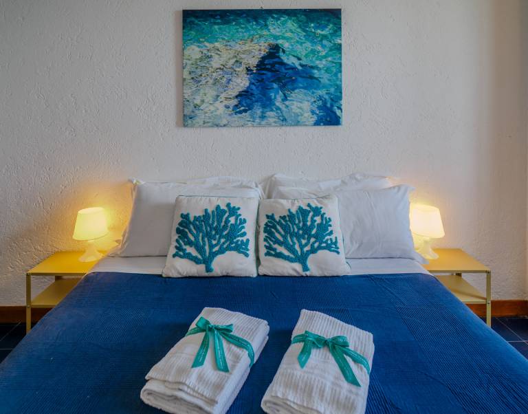 La Lampara Sea View Terrace Apartment with AC — photo 3