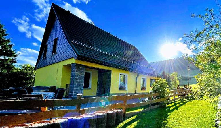 Tolles Ferienhaus in Kurort Oberwiesenthal mit Garten und Grill