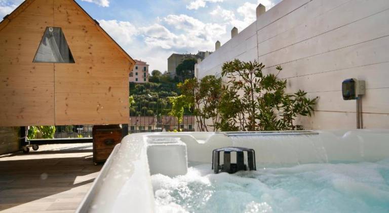 Tent with pool & hot tub — photo 4