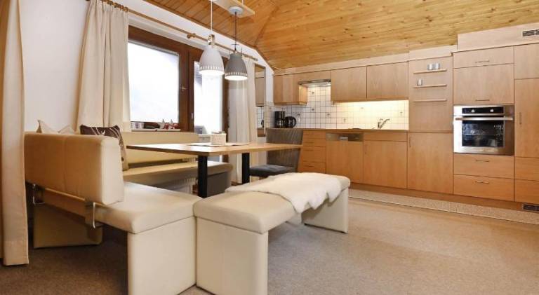 Apartment with garden, patio & barbeque — photo 3