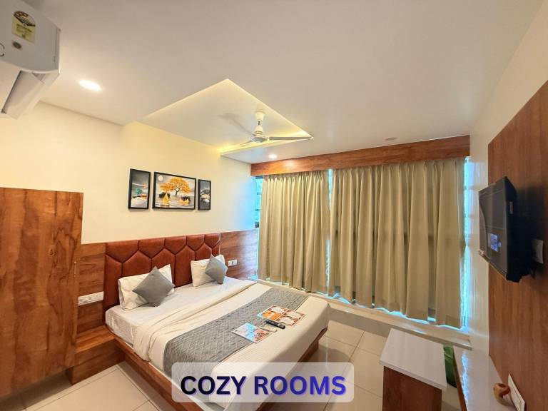 Hotel Radhe Sky