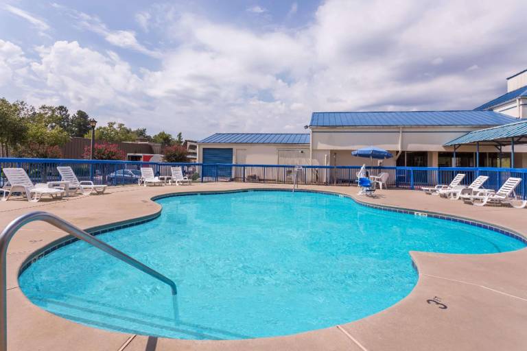 Howard Johnson by Wyndham Commerce GA — photo 2