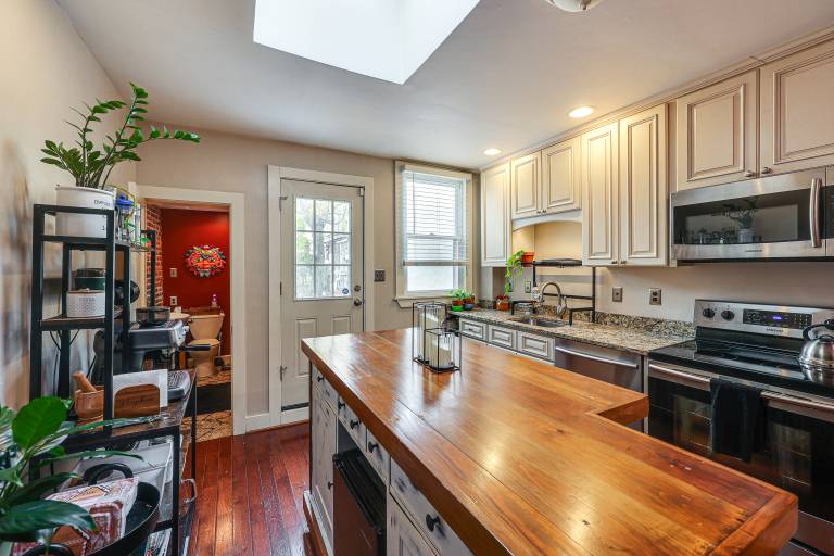 Historic 3-Story Fells Point Rowhouse w/ Backyard! — photo 3