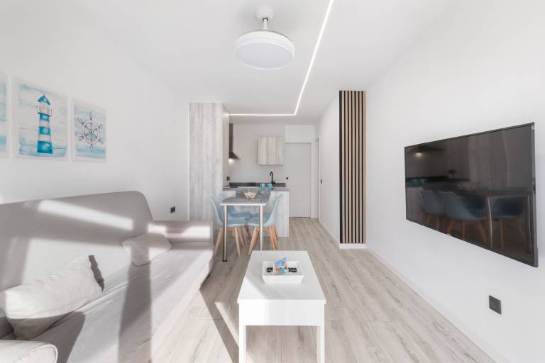 Apartment 'Vistas A Los 2 Mares' with Sea View, Shared Pool and Air Conditioning — photo 5