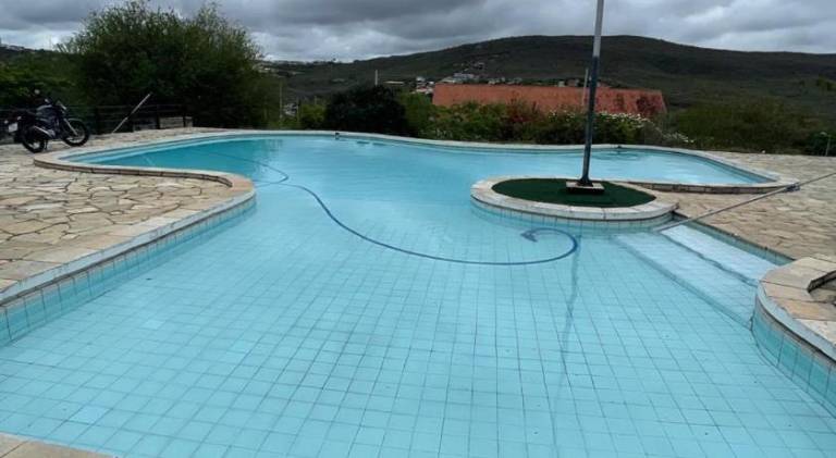 House with pool — photo 3