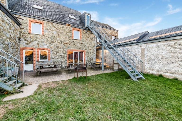 Fully equipped cottage with hot tub, yard & BBQ | Pets are welcome in Dinant