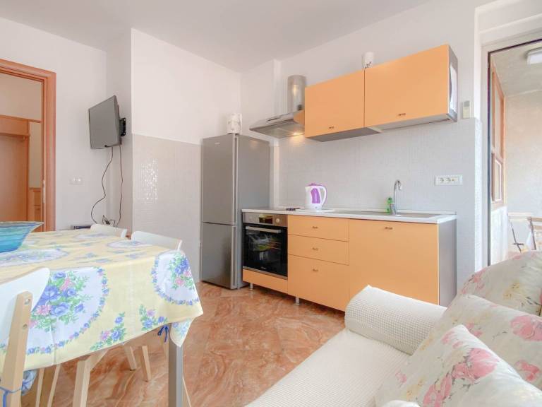 Holiday apartment with 2 rooms for 4 persons — photo 5