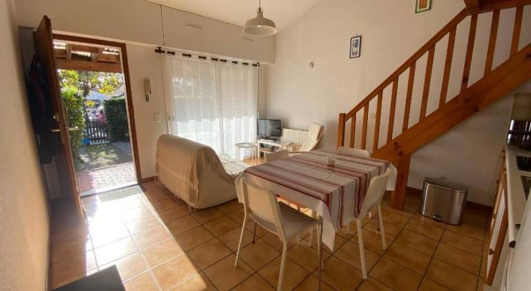 Lovely house with patio & yard | Dogs allowed — photo 3