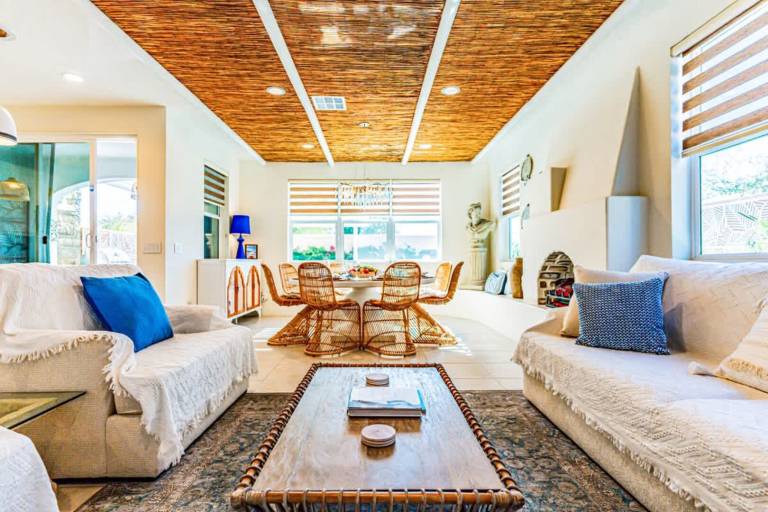 Family-oriented charming house with private pool | Pets are welcome — photo 4