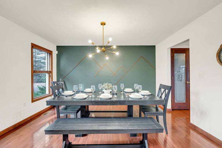 Children-friendly beautiful vacation home with BBQ, private pool & sauna | Mountain view | Pets allowed — photo 4