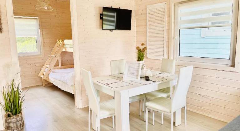Charming vacation home with pool | Dogs allowed — photo 2